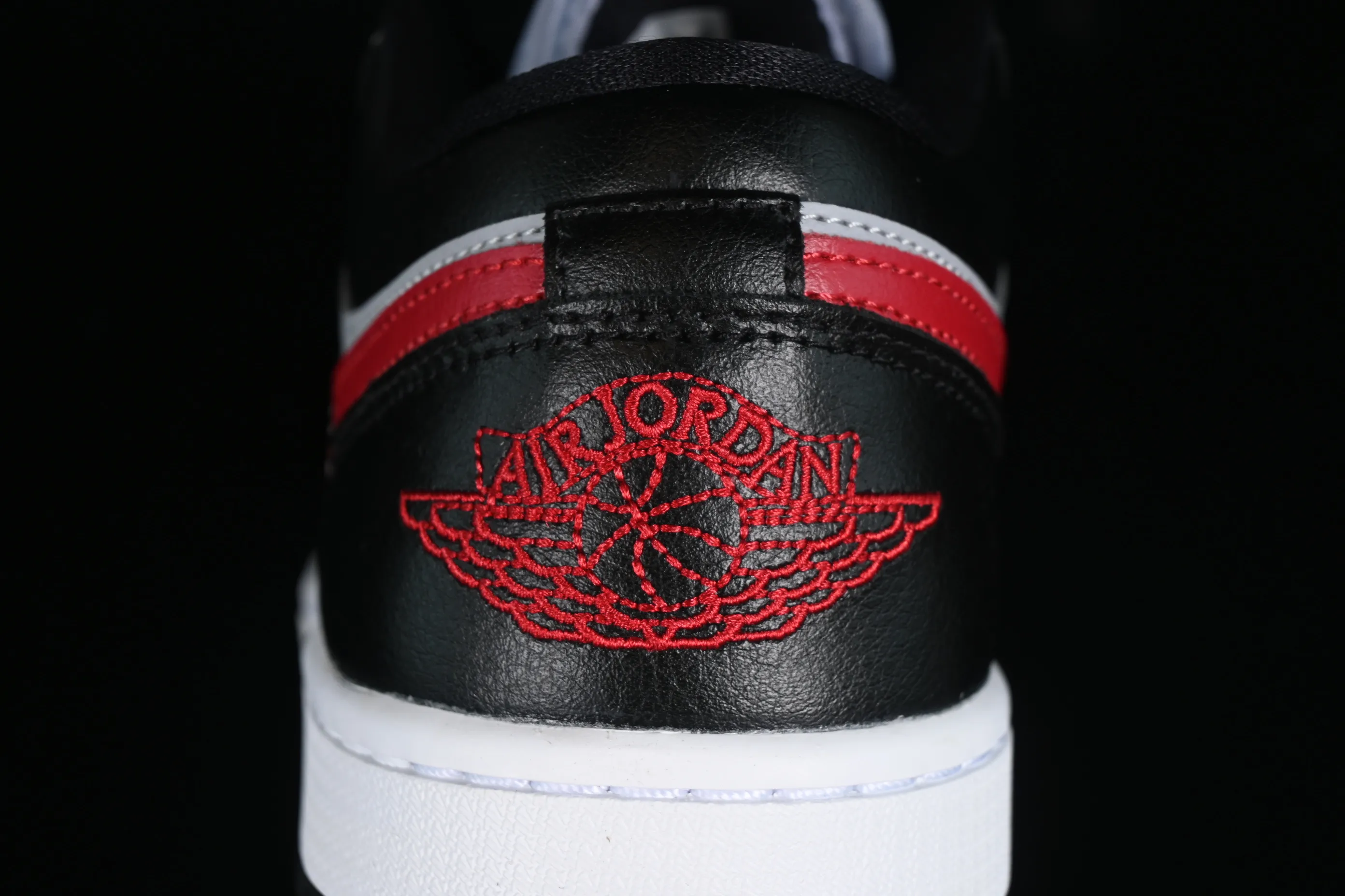 All categories Air Jordan Jordan series basketball shoes Air Jordan 1 Low G version pure original Air Jordan 1 Low AJ1 Joe 1 black gray red hook low-top cultural basketball shoes DC0774-062